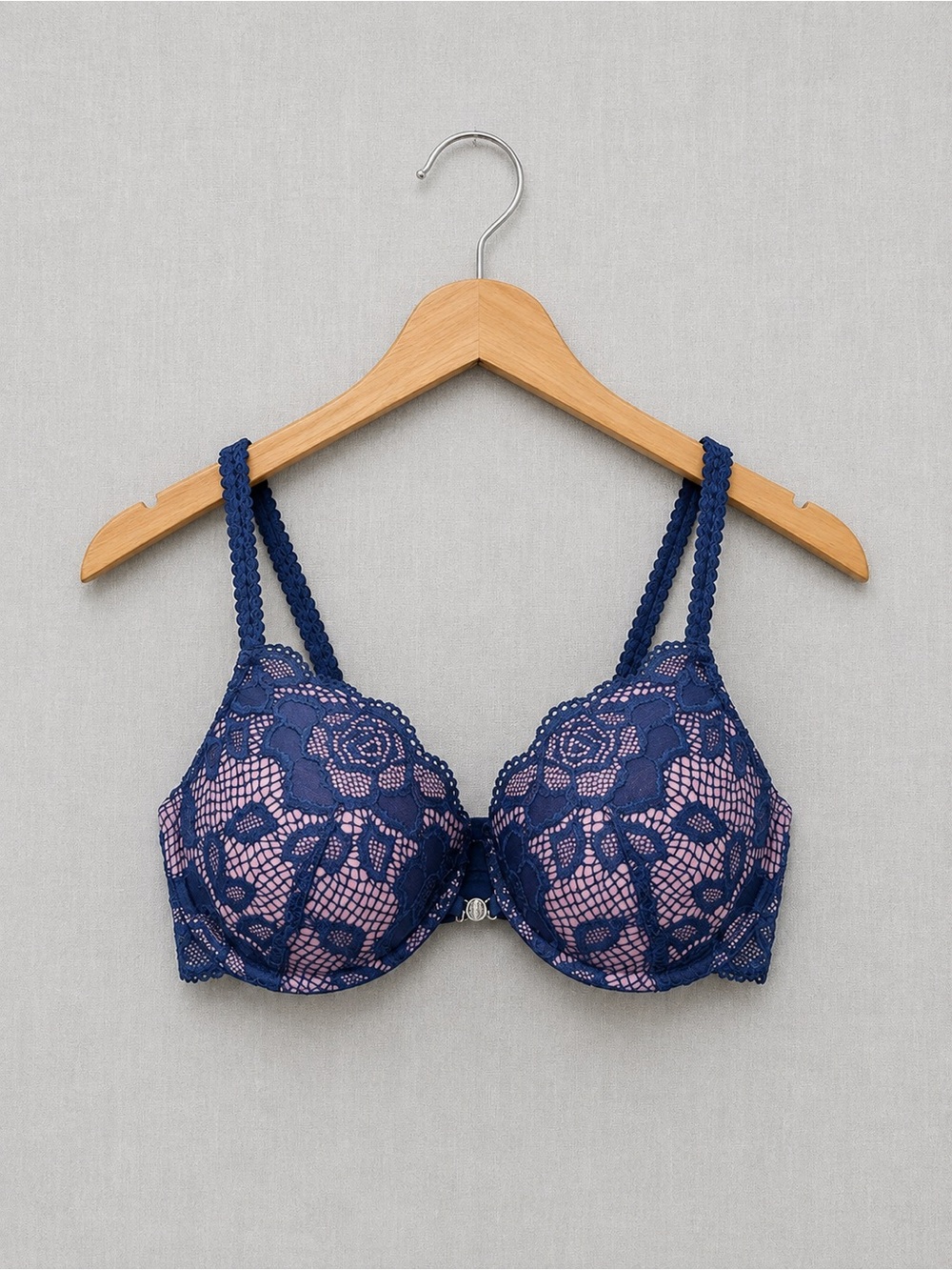 🍒2/25$ La Vie En Rose Navy Lace Overlay Pink Lined Bra